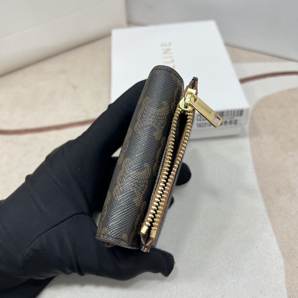 超激安ブランド財布偽物着用イメージ